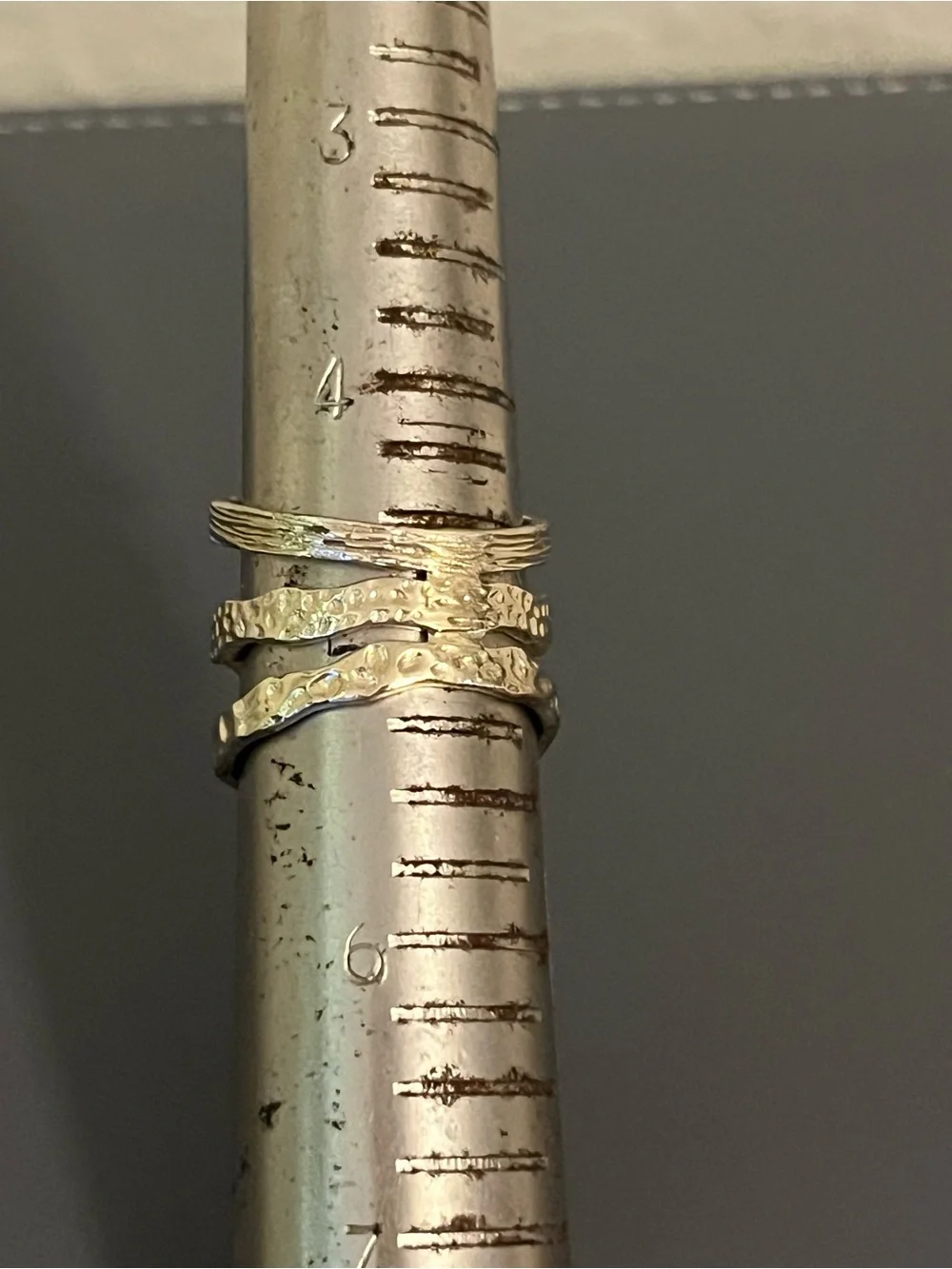 N/A elegant gold